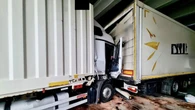 Zderzenie dwóch pojazdów ciężarowych na A1. Są ranni