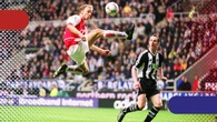 „Lepszy od Zidane’a i Messiego”. Dennis Bergkamp – geniusz bez wielkiego sukcesu