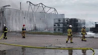 Wielki pożar fabryki aerozoli. Sytuacja opanowana, ale to nie koniec akcji