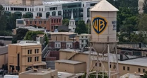 ¿Por qué 12 estados de EU buscan frenar la compra de Warner Bros Discovery por Paramount Skydance?