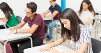 ¿Por qué las Becas del Bienestar no tienen pago durante julio y agosto?
