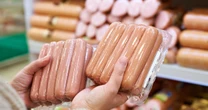 Profeco exhibe salchichas que dicen tener pavo, pero solo alcanzan 4%; Zwan y Kir, en la lista