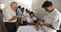 Cáncer de próstata se detecta tarde por resistencia de hombres de ir al médico