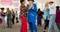CDMX celebra el Día del Abuelo con un gran baile con la Sonora Santanera y Sonora Dinamita