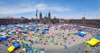 Maestros de la CNTE instalan plantón en el Zócalo de la CDMX