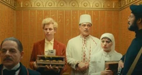 ‘El Esquema Fenicio’: el perfeccionismo de Wes Anderson vuelve a los cines