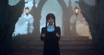 Nuevos misterios, familia y Lady Gaga: así regresa Merlina en su temporada 2