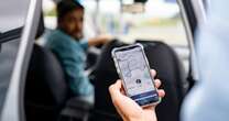 Las letras chiquitas que Uber y DiDi utilizan para cobrar los viajes