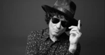 Bunbury mira al pasado sin nostalgia en su nuevo álbum 'De un siglo anterior'