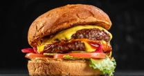 Estas son las promociones por el día de la hamburguesa 2025