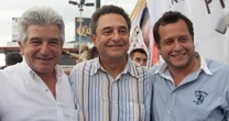 El INE exonera a Pío López Obrador por recibir dinero en sobres amarillos