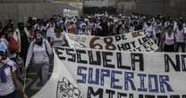 Estudiantes y ciudadanos marchan en CDMX a 56 años de masacre en Tlatelolco