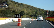 Las carreteras México-Puebla y México-Cuernavaca presentan cierre de carriles