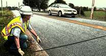 ¿Para qué sirven los cables que ponen en las carreteras?