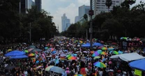 Miles marchan por el Orgullo en CDMX para exigir igualdad y derechos trans
