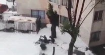 Calles de Naucalpan se cubren de espuma por lluvias