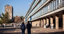 La UNAM cancela examen a 2% de los aspirantes por trampas; estudiantes denuncian fallas en la plataforma