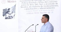 Sinaloa recibe 100 patrullas y firma convenio para capacitar a 150 agentes