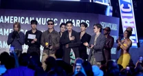 BTS, KATSEYE y Sabrina Carpenter arrasan en los American Music Awards 2026
