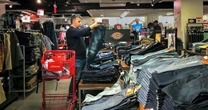 De Oggi a Yale: Profeco revela qué jeans se deforman y destiñen tras las lavadas