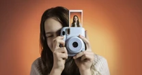 ¿Miedo a la IA? Las deepfakes orillan a los jóvenes a volver a imprimir fotos