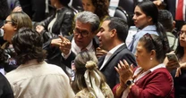 Solo cinco de 500 diputados mexicanos donan víveres para Venezuela...