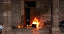 Manifestantes prenden fuego a Palacio Municipal de Apatzingán