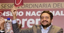 Andrés Manuel López Beltrán renuncia a la Secretaría de Morena