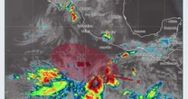 La onda tropical 8 avanza sobre las costas de Chiapas y Oaxaca