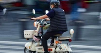 El documento digital que debes tener para obtener placas para scooters, motos y bicis eléctricas en CDMX