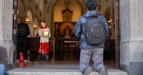 Iglesia presenta plan para evitar abuso contra menores en parroquias