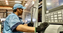 Jóvenes y operadores, los más expuestos en la industria manufacturera