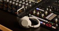 Sony no huye a la competencia y lanza nueva familia de audífonos