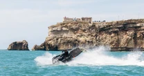 Cazadores de olas: el surf en Portugal pone a prueba la relojería de precisión