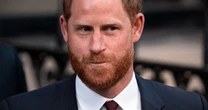 ¿Adiós al apellido real? Principe Harry considera cambiarlo, según versión