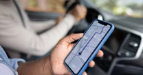 Uber adapta su app para personas mayores