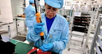 La meta de Ebrard de elevar la producción de chips exigirá entre cinco y 10 años