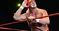 ¿Cuál era la fortuna de Hulk Hogan y cómo se compara con The Rock y John Cena?