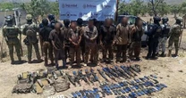 La Marina detiene a 13 presuntos integrantes de Los Chapitos en Rosario, Sinaloa