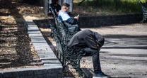 Los jóvenes mexicanos se dicen satisfechos con su vida, pero son quienes peor se sienten emocionalmente