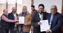 INE entrega constancias que acreditan a Somos México y PAZ como nuevos partidos políticos