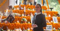 Sheinbaum dedica ofrenda de Palacio Nacional a heroínas de la Patria