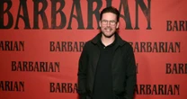 Zach Cregger, de ‘Barbarian’ a ‘Resident Evil’; la trayectoria del maestro del terror moderno