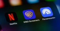 Warner.Bros Discovery dice que sus inversionistas aprueban el acuerdo con Paramount