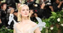 Elle Fanning será Effie Trinket en la nueva entrega de ‘Los Juegos del Hambre’