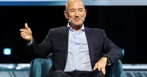El millonario Jeff Bezos opina que los más pobres no deberían pagar impuesto sobre la renta