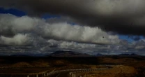 Rachas de viento, lluvia y altas temperaturas conviven en el país