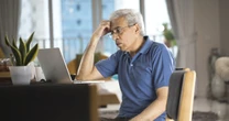 Alertan por engaños digitales a adultos mayores: así puedes protegerlos
