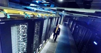 El auge de la IA lleva las emisiones de centros de datos 57%  arriba de lo previsto