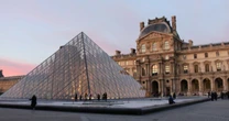 Si el robo del Louvre ya parecía una película, ahora realmente lo será